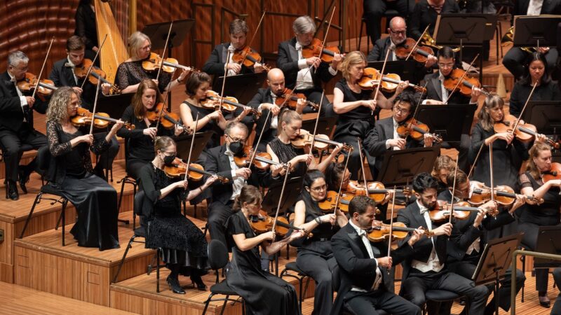 The Sydney Symphony Performs Britten’s Serenade